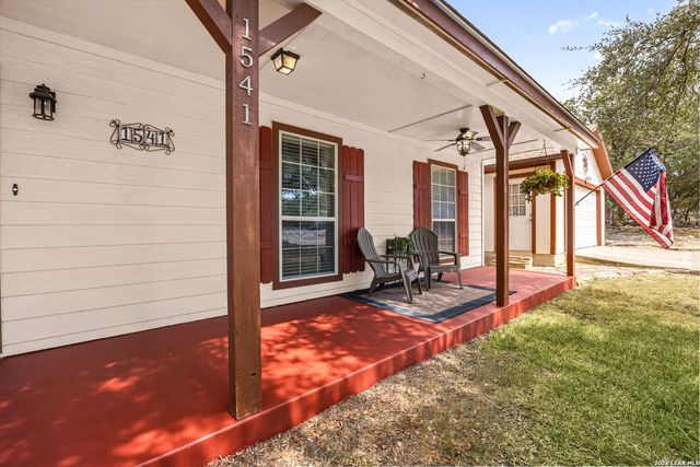 1541 GREEN MEADOW LN, Spring Branch, TX 78070