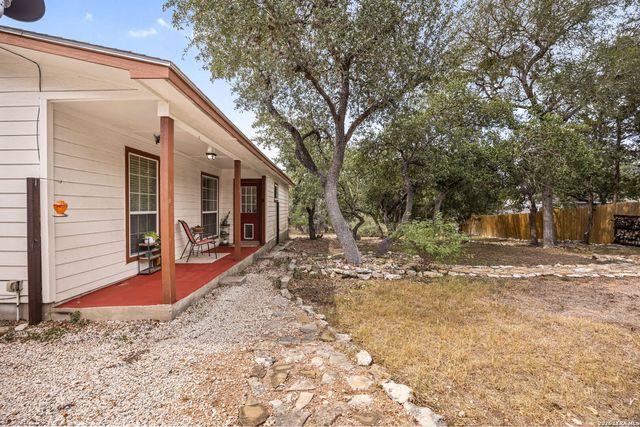 1541 GREEN MEADOW LN, Spring Branch, TX 78070