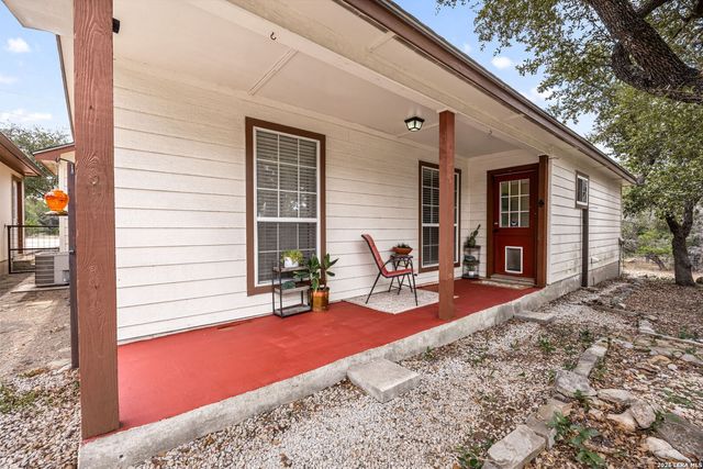 1541 GREEN MEADOW LN, Spring Branch, TX 78070