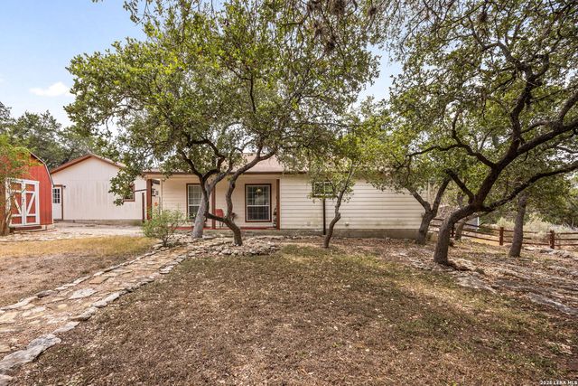 1541 GREEN MEADOW LN, Spring Branch, TX 78070