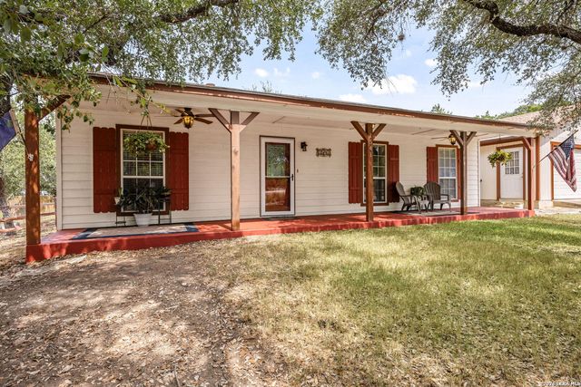 1541 GREEN MEADOW LN, Spring Branch, TX 78070