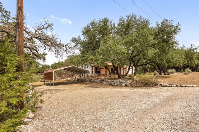1541 GREEN MEADOW LN, Spring Branch, TX 78070
