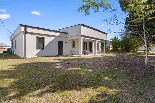 36 NW 12th PL, Cape Coral, FL 33993