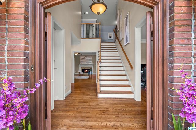 8052 LAKESIDE CIRCLE, Trussville, AL 35173
