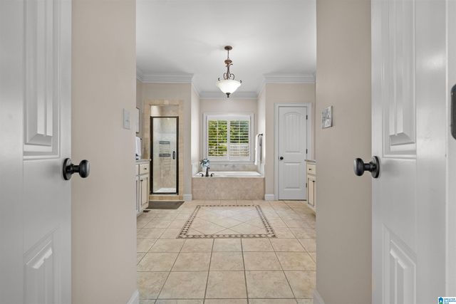 8052 LAKESIDE CIRCLE, Trussville, AL 35173