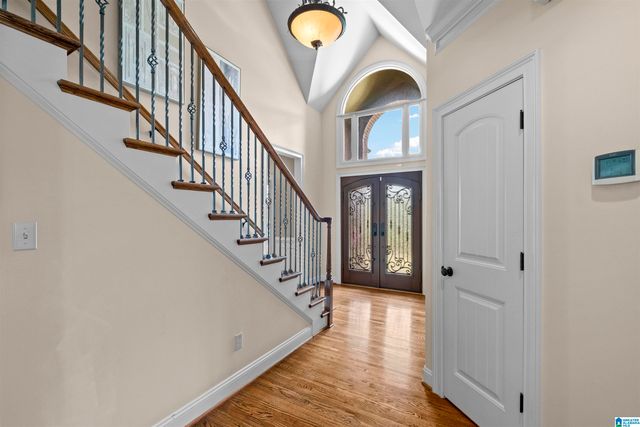 8052 LAKESIDE CIRCLE, Trussville, AL 35173