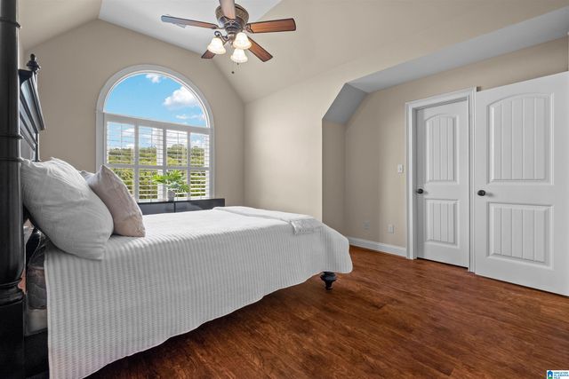 8052 LAKESIDE CIRCLE, Trussville, AL 35173