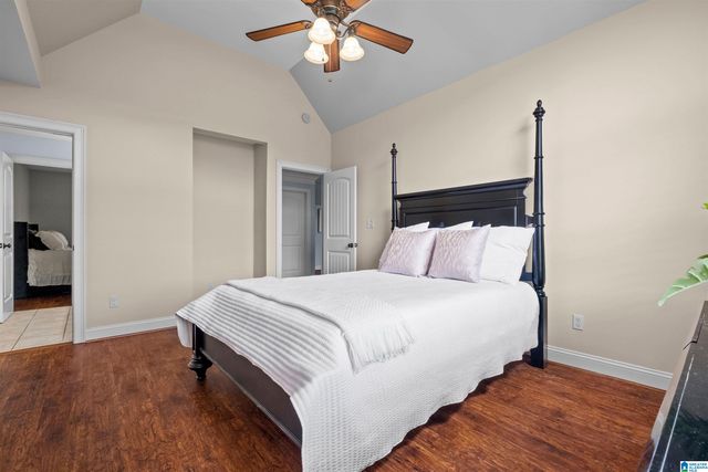 8052 LAKESIDE CIRCLE, Trussville, AL 35173