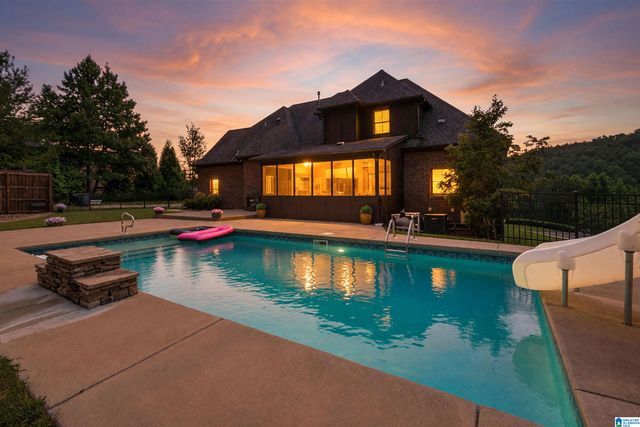 8052 LAKESIDE CIRCLE, Trussville, AL 35173