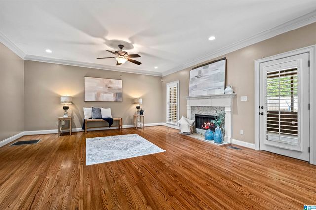 8052 LAKESIDE CIRCLE, Trussville, AL 35173