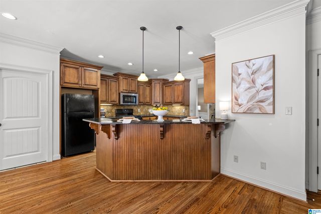 8052 LAKESIDE CIRCLE, Trussville, AL 35173
