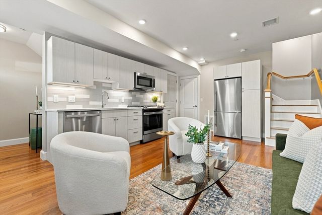 89 Prescott St B, Boston, MA 02128