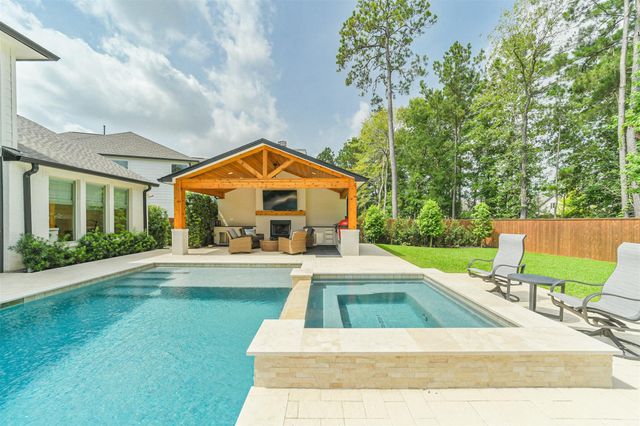 145 Sweeping Valley Drive, Montgomery, TX 77316