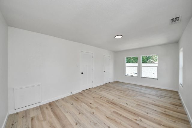 7025 Canal Street, Houston, TX 77011