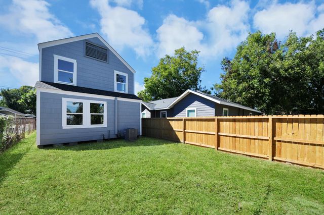 7025 Canal Street, Houston, TX 77011
