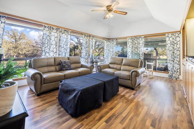 664 County Road 300, Hamilton, TX 76531