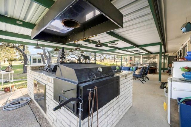 664 County Road 300, Hamilton, TX 76531