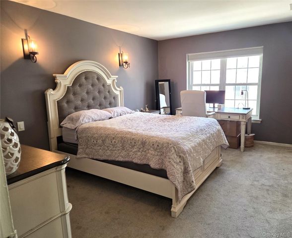 655 Middle Country 6A2, Coram, NY 11727