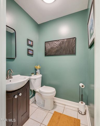 911 Woodland Avenue, Johnson City, TN 37601