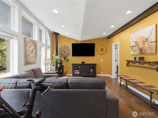17023 76th Street Ct E, Sumner, WA 98390