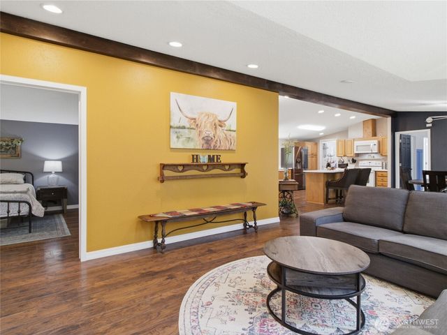 17023 76th Street Ct E, Sumner, WA 98390