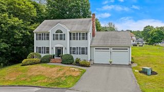 2 Ture Ln, Holbrook, MA 02343