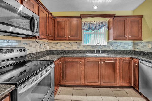 3624 TROUT AVENUE, Fruitland Park, FL 34731