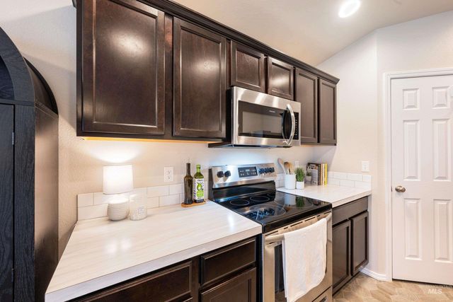 2983 W Mcintosh St, Kuna, ID 83634