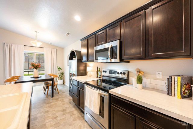 2983 W Mcintosh St, Kuna, ID 83634