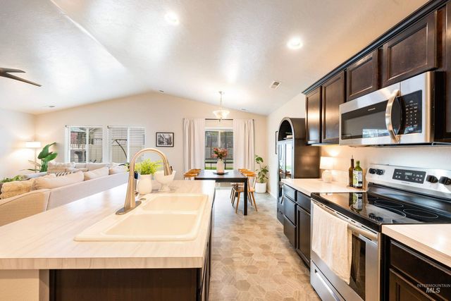 2983 W Mcintosh St, Kuna, ID 83634