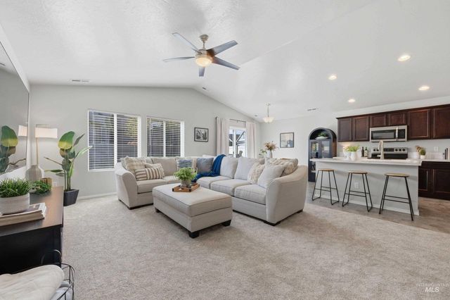 2983 W Mcintosh St, Kuna, ID 83634