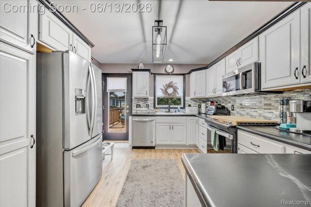 6052 Belmont Court, Grand Blanc Charter Township, MI 48439