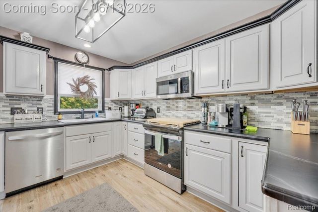 6052 Belmont Court, Grand Blanc Charter Township, MI 48439