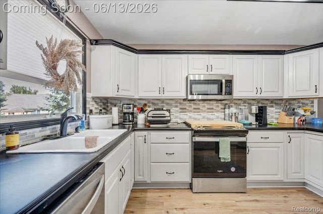 6052 Belmont Court, Grand Blanc Charter Township, MI 48439