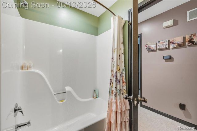 6052 Belmont Court, Grand Blanc Charter Township, MI 48439