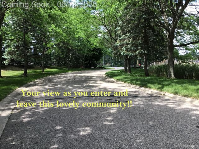 6052 Belmont Court, Grand Blanc Charter Township, MI 48439