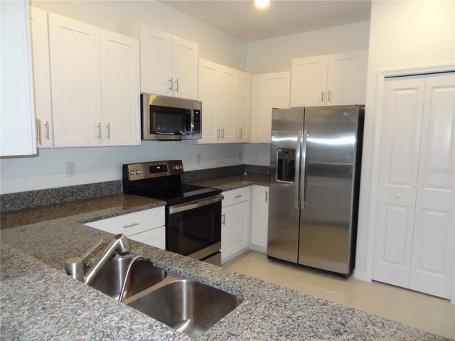 5220 FORUM BOULEVARD, Holiday, FL 34690