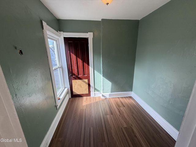 7 Division Street, Gloversville, NY 12078