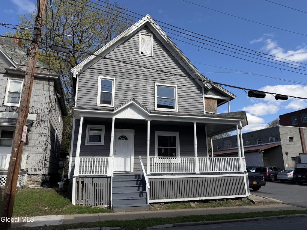 7 Division Street, Gloversville, NY 12078