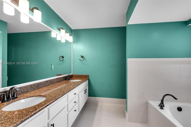 5703 Lago Del Sol Drive, Lake Worth, FL 33449