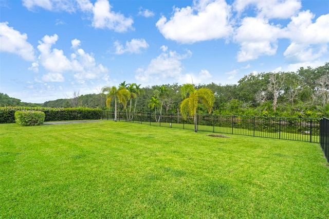 5703 Lago Del Sol Drive, Lake Worth, FL 33449