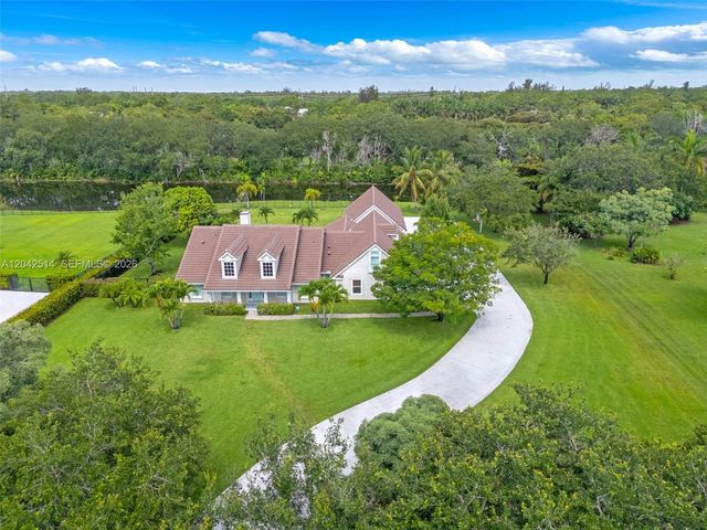 5703 Lago Del Sol Drive, Lake Worth, FL 33449
