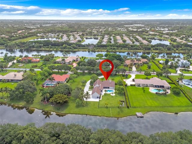 5703 Lago Del Sol Drive, Lake Worth, FL 33449