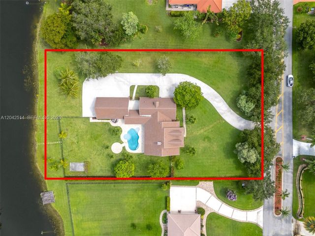 5703 Lago Del Sol Drive, Lake Worth, FL 33449