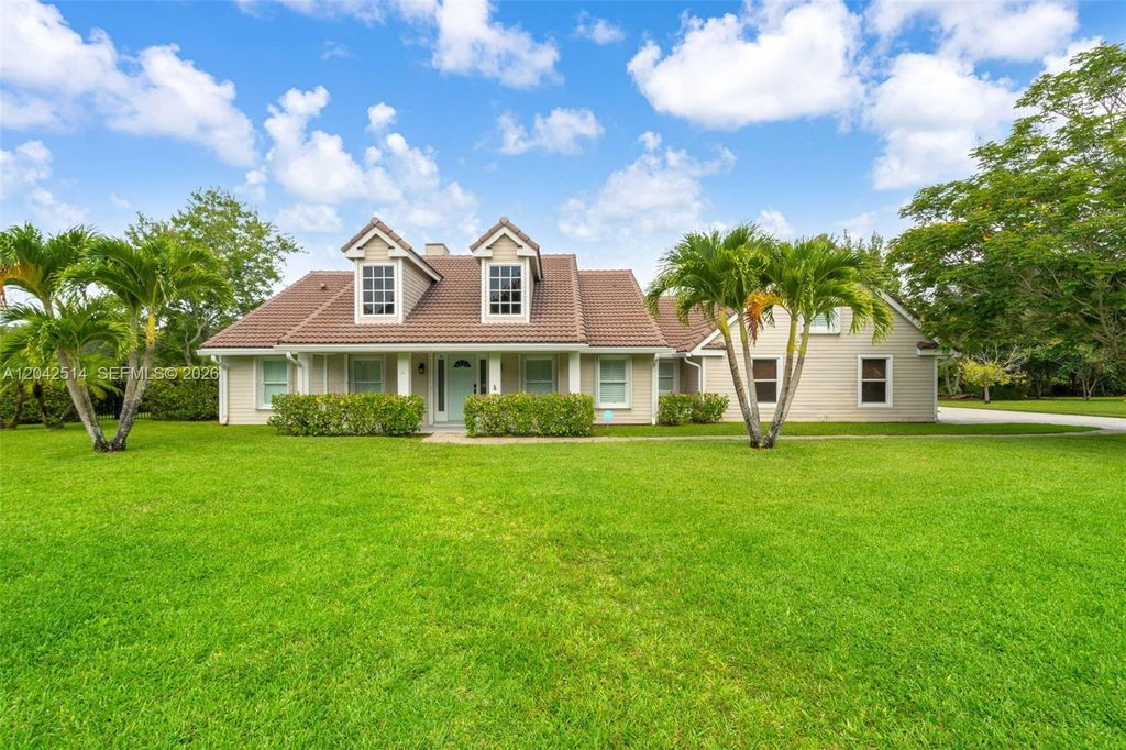 5703 Lago Del Sol Drive, Lake Worth, FL 33449