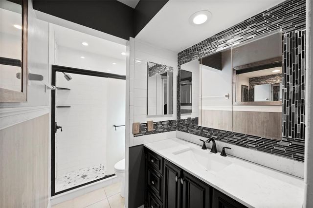 6701 LARIMER DRIVE, Tampa, FL 33615