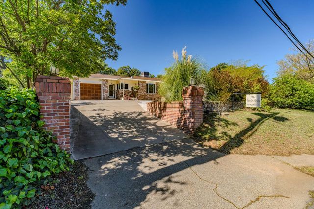 169 N. Main St., Angels Camp, CA 95222