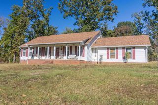 1826 OXFORD CREEK RD, Selmer, TN 38375