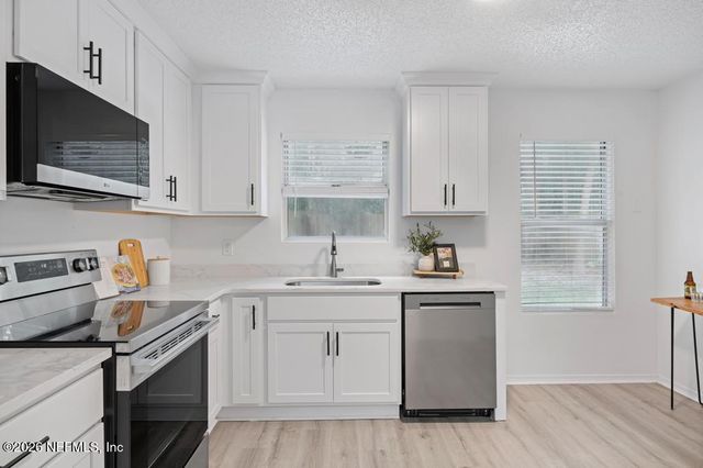 10962 TRACI LYNN Drive, Jacksonville, FL 32218