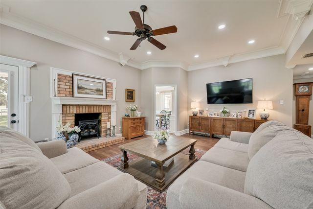 130 Vz County Road 3509, Edgewood, TX 75117